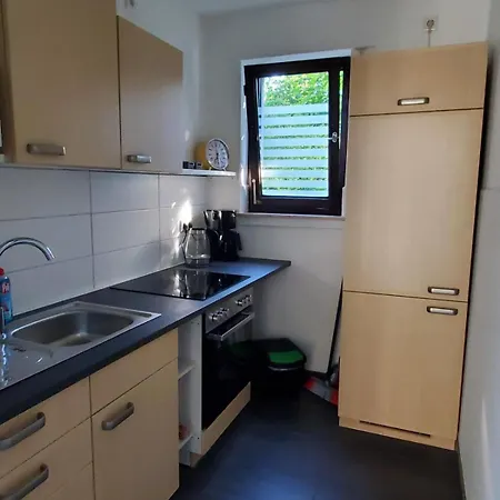 Gaestehaus Am Wald Apartamento *